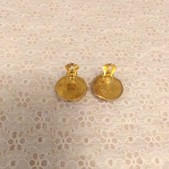 Vintage White Cream Pearls Statement Large Gold Tone Earrings Non-Pierced Clip - Picture 8 of 8